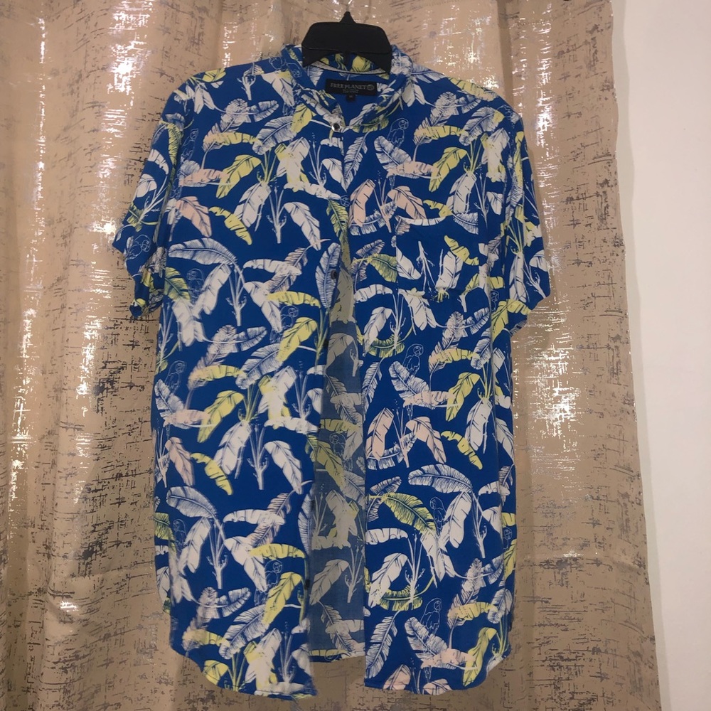 Free planet button up feathers short sleeve
